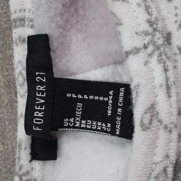 Forever 21 bandana croptop - Picture 2 of 2